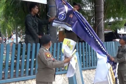 Panwaslih tertibkan puluhan APK langgar aturan
