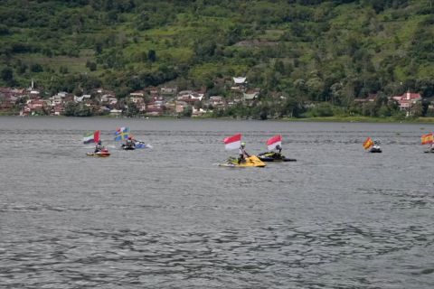 Pembalap Hungaria sanggup kalahkan Prancis di sesi pertama Samosir Cup