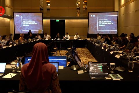 Wamenkominfo sebut tata kelola AI diperlukan agar pemanfaatannya aman