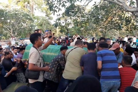 PWI Malut kenang Bupati Halsel Usman Sidik sebagai wartawan senior