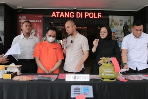 Polisi bongkar praktik penyuntikan elpiji bersubsidi ke tabung besar