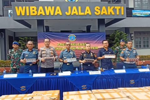 Lanal Banten gagalkan penyelundupan 864 .000 batang rokok ilegal