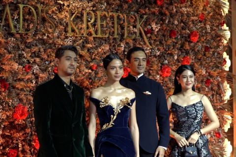 Keseruan momen 'red carpet' pemeran serial Gadis Kretek