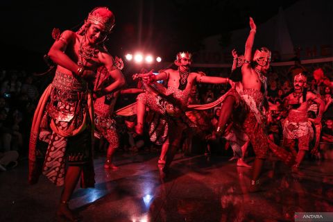 Pertunjukan Wayang On The Street di Semarang