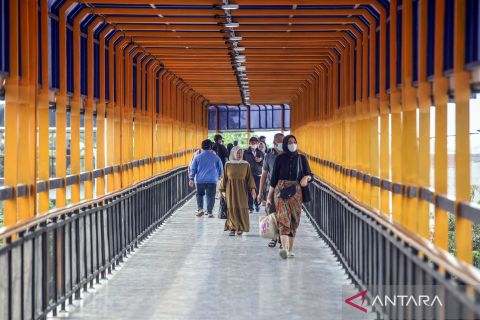 Skybridge penghubung stasiun dengan Terminal Bojonggede resmi beroperasi