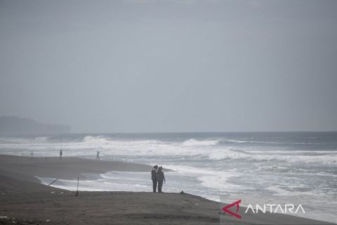 Imbauan tidak berenang di pantai selatan Yogyakarta
