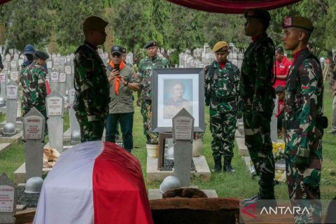 Pemakaman jenazah mantan Menteri Pertambangan dan Energi Kuntoro Mangkusubroto