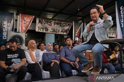 Capres Anies Hadiri dialog Desak Anies di Mataram