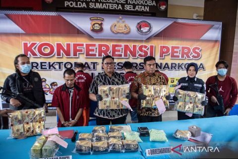 Polda Sumsel ungkap kasus 38 kg sabu dan 9.463 butir pil ekstasi