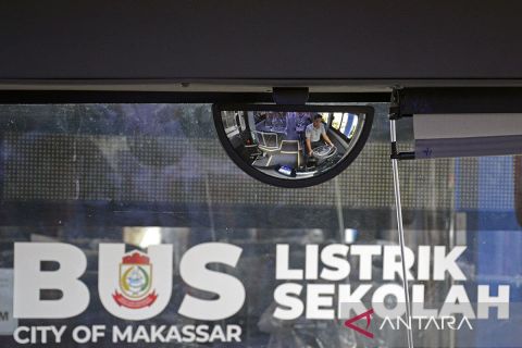 Pemkot Makassar siapkan tiga unit bus sekolah listrik