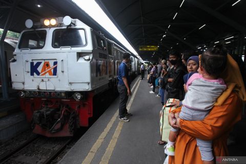 Lonjakan penumpang kereta jelang Tahun Baru