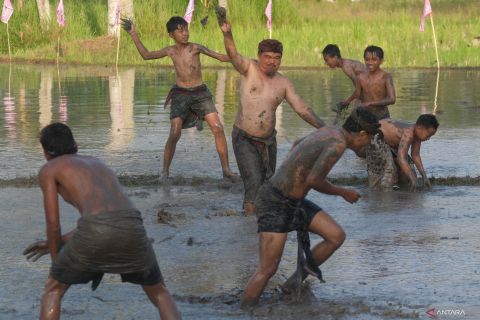 Festival Air Suwat di Gianyar