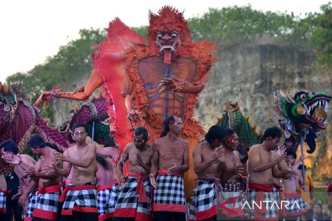Atraksi seni budaya Bali bagi wisatawan saat libur akhir tahun