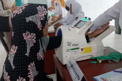 Calon jamaah haji Kota Padang mulai jalani pemeriksaan kesehatan