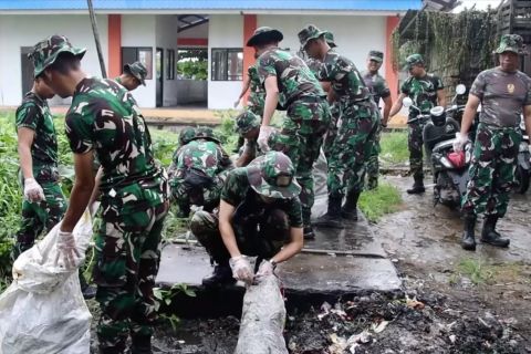 Cegah DBD, TNI gelar sterilisasi kawasan pasar tradisional Pontianak