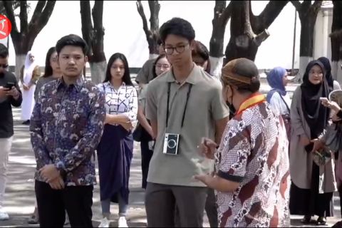 Kunjungi Keraton Surakarta, Alam Ganjar harap anak muda jaga budaya