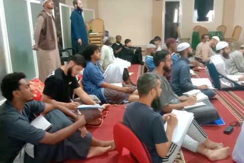 Imigrasi Kendari periksa 34 WNA yang berwisata religi
