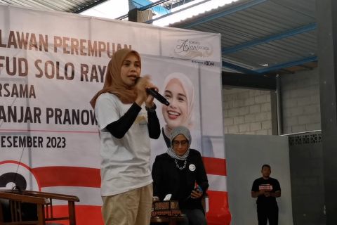 Istri Ganjar kampanyekan satu keluarga miskin minimal satu sarjana