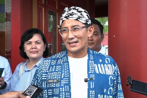 Menparekraf Sandiaga ajak masyarakat berwisata di Indonesia saja
