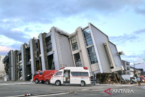Dampak gempa dahsyat magnitudo 7,6 di Jepang