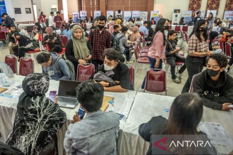 Job Fair diserbu pencari kerja di Palu