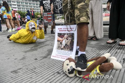 Aksi tuntut perlindungan untuk monyet