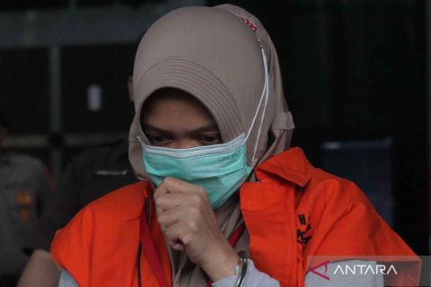 KPK tahan pejabat BPPD Sidoarjo yang terjaring OTT