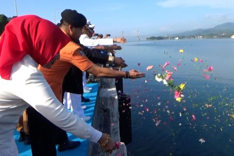 Lantamal IX Ambon gelar tabur bunga untuk Martha Christina Tiahahu