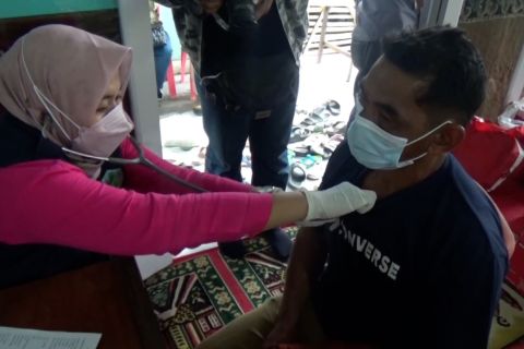 Pemkab Tanah Datar periksa kondisi kesehatan pengungsi Gunung Marapi