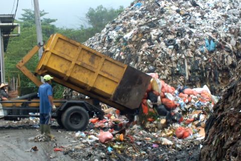 Upaya DLH Pangkalpinang tangani sampah di TPA Parit Enam