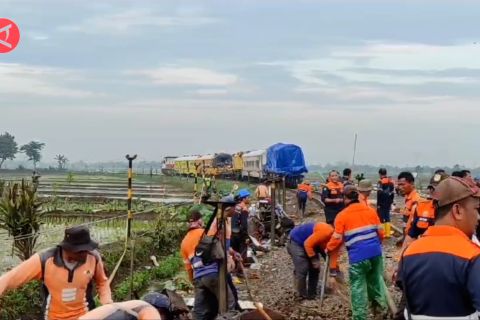 Jalur laka KA di Cicalengka bisa dilalui dengan kecepatan rendah
