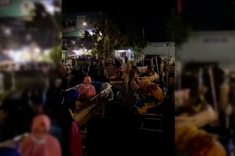 Gempa M4.8 landa Sumedang, pasien inap RSUD pindah ke tenda darurat