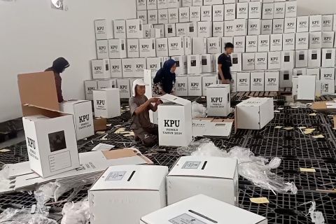 KPU Madiun mulai rakit kotak suara Pemilu 2024
