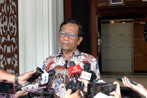 Mahfud ingatkan PPATK untuk tidak terpengaruh situasi politik