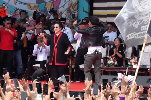 Megawati joget bareng Kaka Slank di kampanye terbuka perdana Ganjar