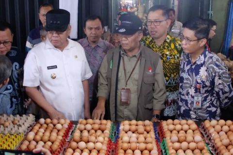Penurunan harga komoditas pangan picu deflasi di Kalbar