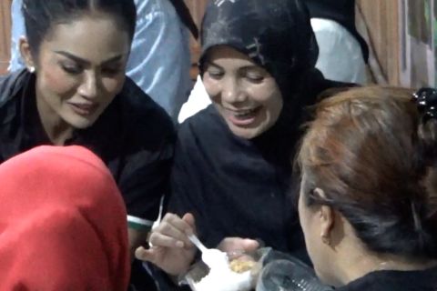 Siti Atiqoh dorong pelaku UMKM tembus pasar global