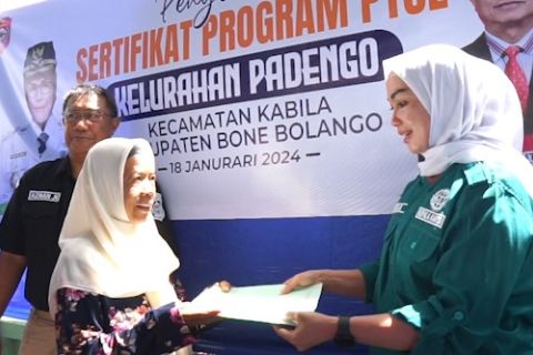 BPN serahkan 117 sertifikat Program PTSL di Bone Bolango