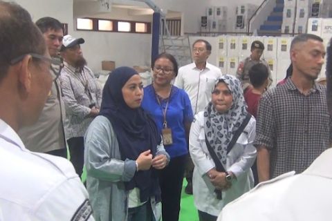 Komentar Komisioner KPU saat tinjau pengepakan surat suara di Ambon