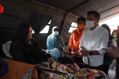 Tinjau korban gempa Sumedang, Pj Gubernur Jabar: Waspada hujan ekstrem