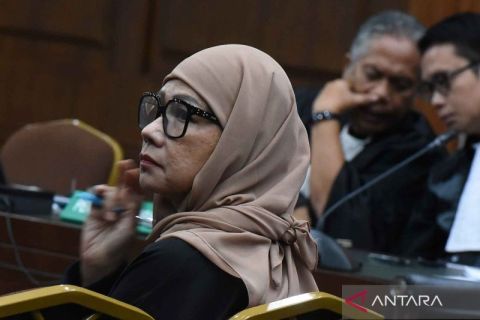 Karen Agustiawan didakwa secara sepihak melakukan kontrak pengadaan gas alam cair