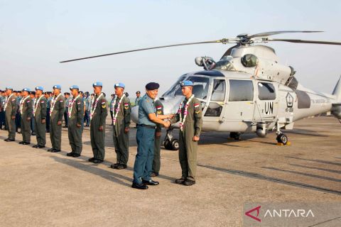 Satgas Maritime Task Force TNI Konga XXVIII mendapat penyambutan setibanya di tanah air