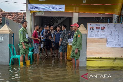 Banjir tidak halangi warga untuk datang ke TPS