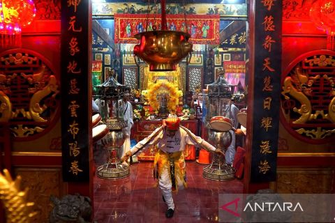 Umat Tridharma laksanakan sembahyang King Thien Kong di Gorontalo