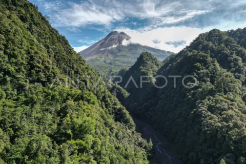 Deformasi kubah lava Gunung Merapi