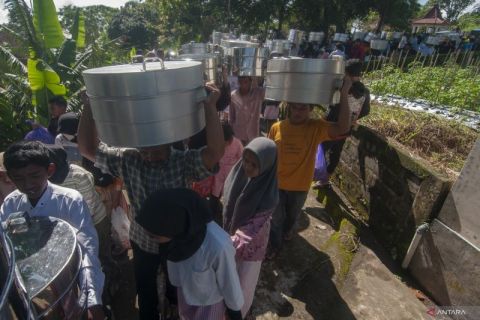 Warga lereng Gunung Merapi gelar tradisi Sadranan