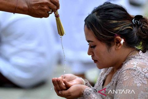 Sembahyang Hari Raya Galungan