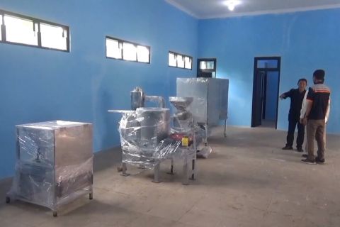 Petani porang Madiun terima mesin pengolahan pascapanen dari ITS