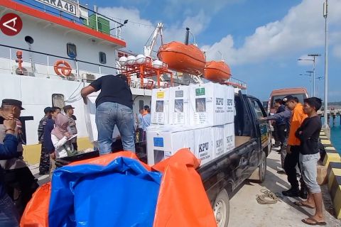 KPU Natuna sukses distribusikan logistik pemilu ke pulau terluar