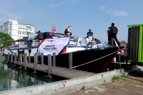 KPU distribusikan logistik Pemilu 2024 ke Kepulauan Seribu